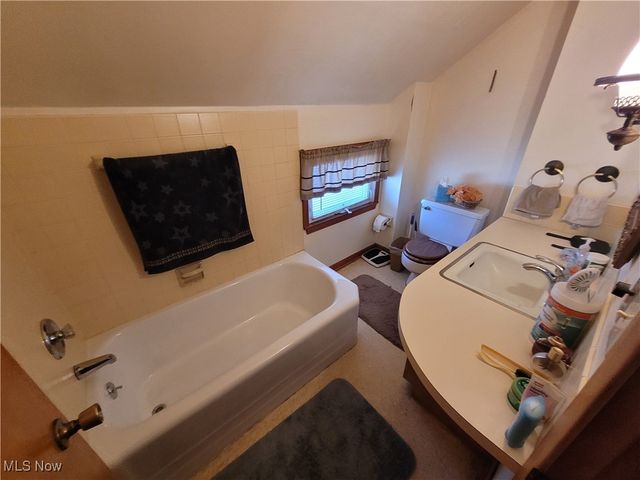 255 W River Road N, Elyria, OH 44035