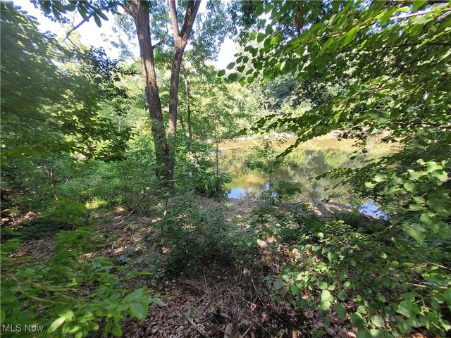 255 W River Road N, Elyria, OH 44035