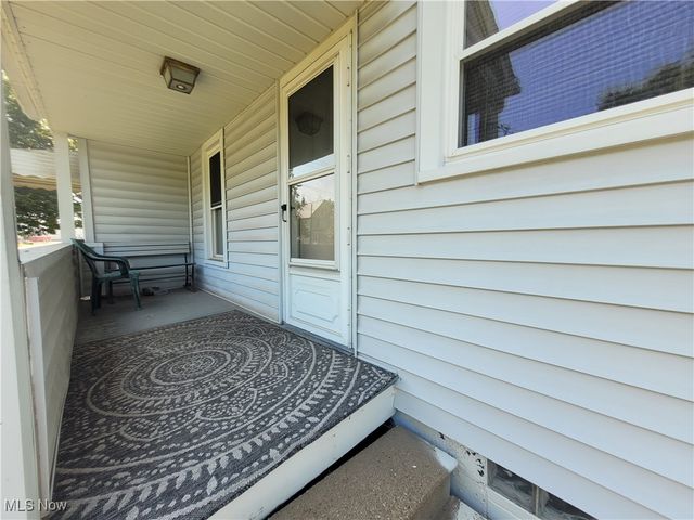 255 W River Road N, Elyria, OH 44035