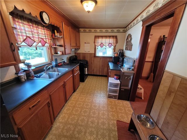 255 W River Road N, Elyria, OH 44035