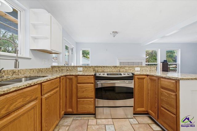 107 Waldorf Dr, Perry, GA 31069