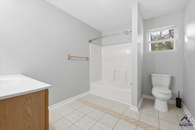 107 Waldorf Dr, Perry, GA 31069