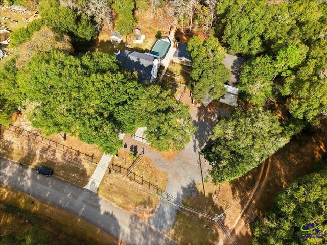 107 Waldorf Dr, Perry, GA 31069