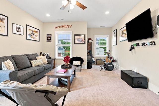 904 Shiloh Hills Drive, Fuquay Varina, NC 27526