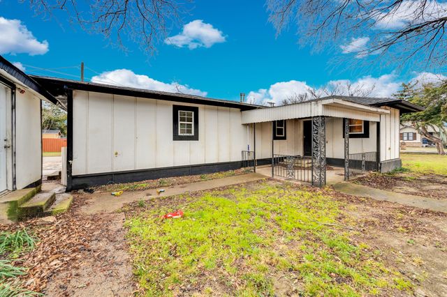 910 S Preston Street, Ennis, TX 75119