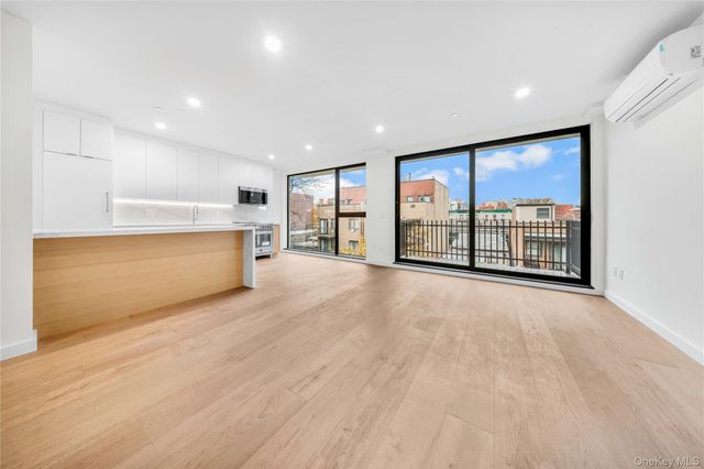 30-24 32nd Street 4A, Astoria, NY 11102