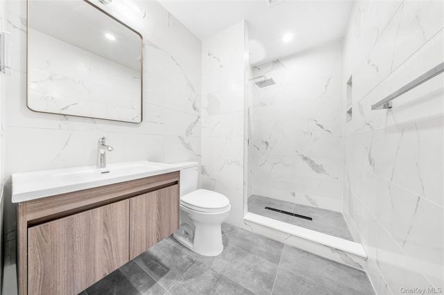 30-24 32nd Street 4A, Astoria, NY 11102