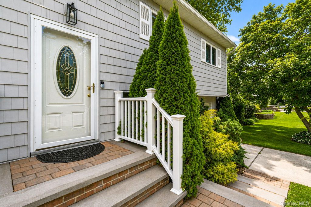505 Hawkins Road, Selden, NY 11784 — exterior