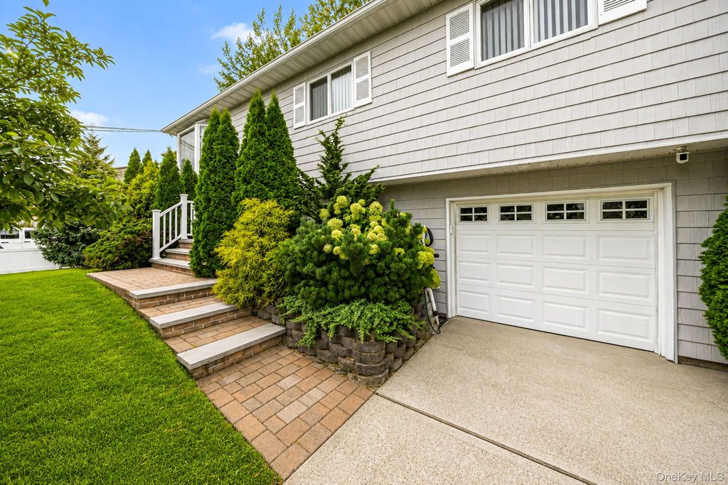 505 Hawkins Road, Selden, NY 11784 — photo 2