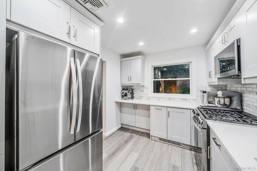 505 Hawkins Road, Selden, NY 11784 — photo 5