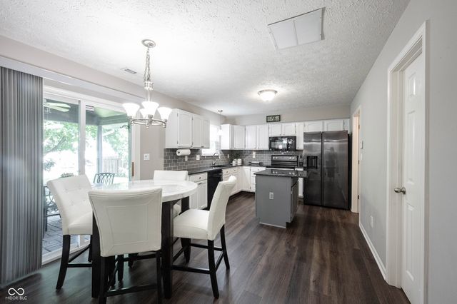 10600 Sand Creek Boulevard, Fishers, IN 46037