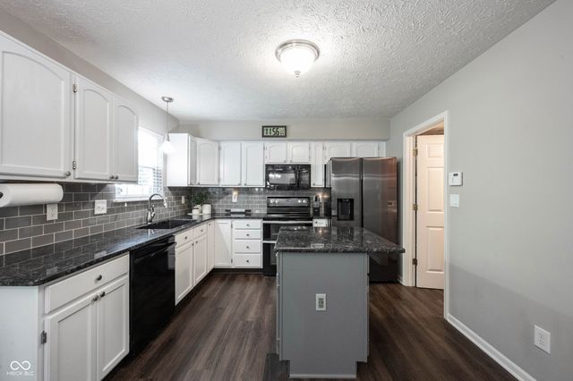 10600 Sand Creek Boulevard, Fishers, IN 46037