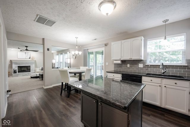 10600 Sand Creek Boulevard, Fishers, IN 46037