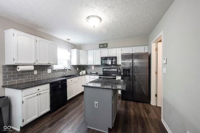 10600 Sand Creek Boulevard, Fishers, IN 46037