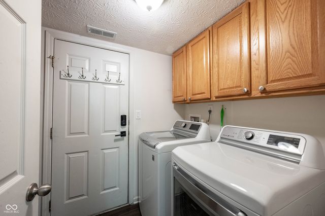 10600 Sand Creek Boulevard, Fishers, IN 46037