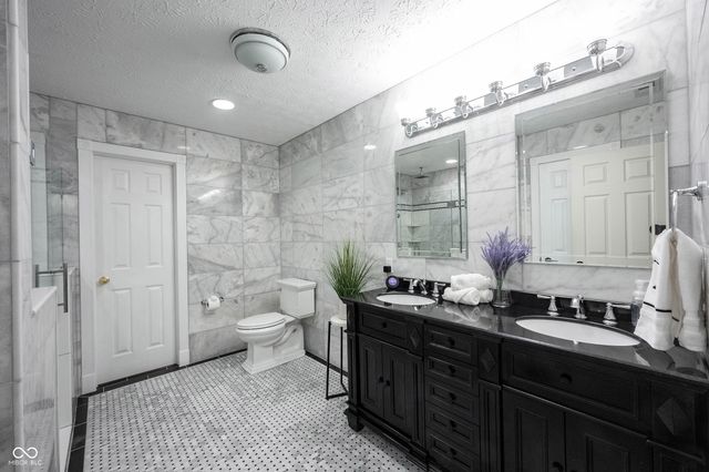 10600 Sand Creek Boulevard, Fishers, IN 46037