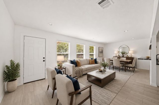4618 Ella Boulevard, Houston, TX 77018