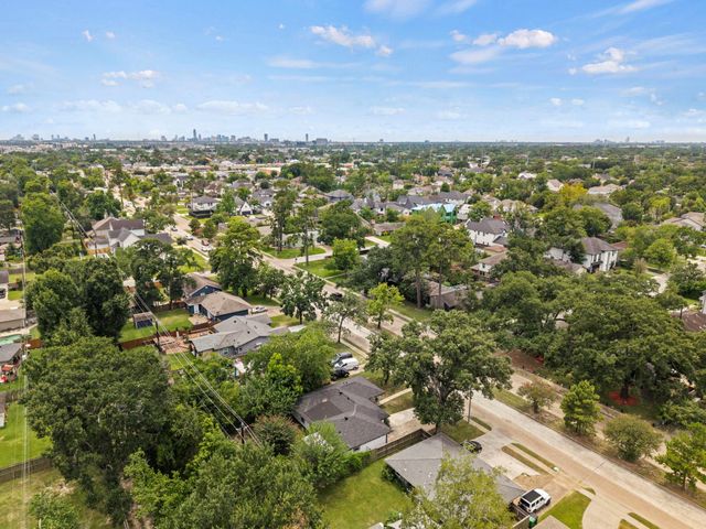 4618 Ella Boulevard, Houston, TX 77018
