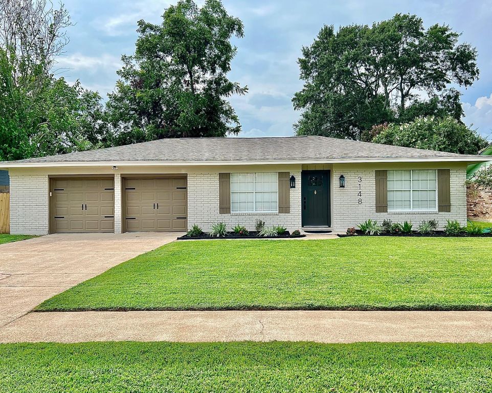 3148 Galewood Lane, Port Neches, TX 77651