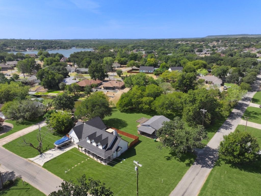 4000 Sioux Court, Granbury, TX 76048 — photo 4