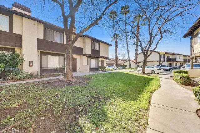 1077 Santo Antonio Drive 15, Colton, CA 92324