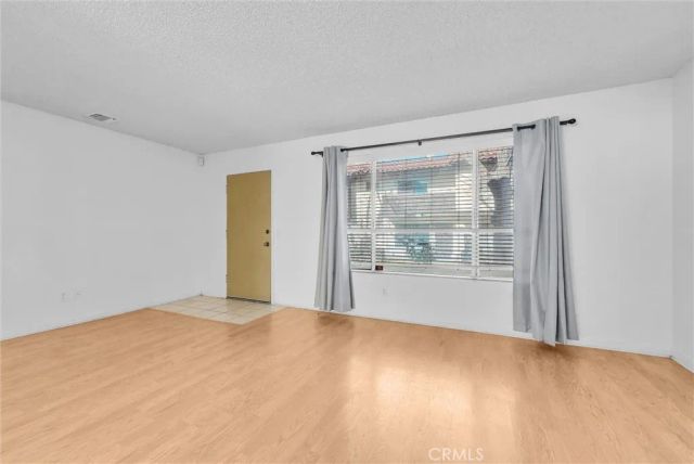 1077 Santo Antonio Drive 15, Colton, CA 92324