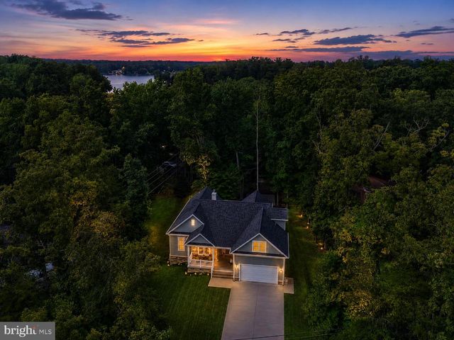 3619 LAKEVIEW PKWY, Locust Grove, VA 22508