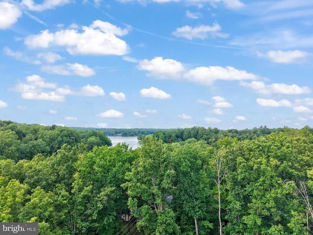 3619 LAKEVIEW PKWY, Locust Grove, VA 22508