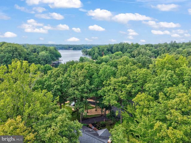 3619 LAKEVIEW PKWY, Locust Grove, VA 22508