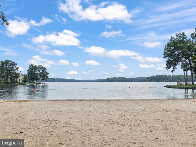 3619 LAKEVIEW PKWY, Locust Grove, VA 22508