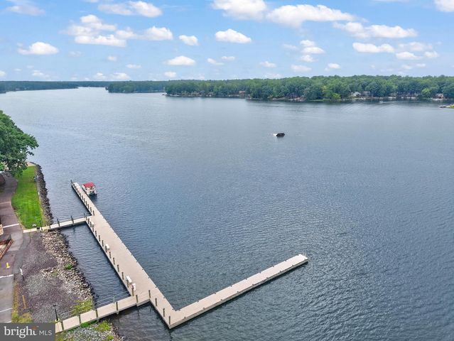 3619 LAKEVIEW PKWY, Locust Grove, VA 22508