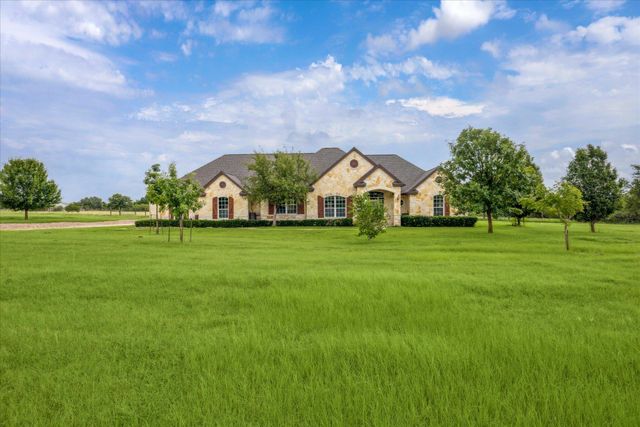 144 Escondido DR, Del Valle, TX 78617