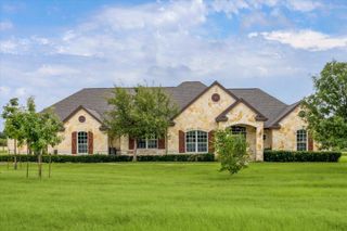 144 Escondido DR, Del Valle, TX 78617