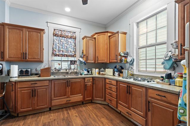2301 31st Street, Galveston, TX 77550