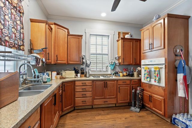 2301 31st Street, Galveston, TX 77550