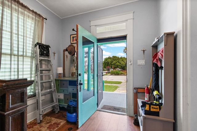 2301 31st Street, Galveston, TX 77550
