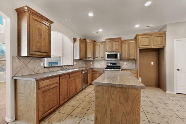 829 Palo Duro Drive, Bernalillo, NM 87004