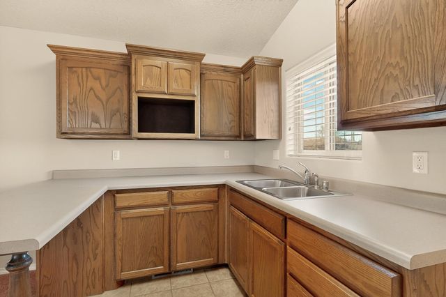 829 Palo Duro Drive, Bernalillo, NM 87004