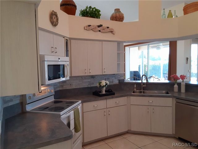 236 N Hambletonian Street, Inverness, FL 34453