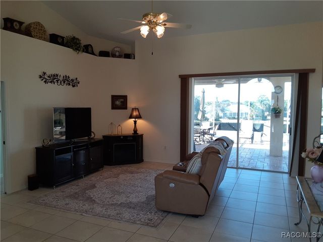 236 N Hambletonian Street, Inverness, FL 34453