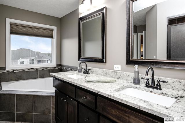 10644 S 189th Street, Omaha, NE 68136