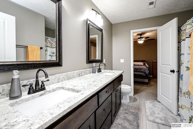 10644 S 189th Street, Omaha, NE 68136