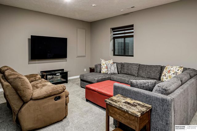 10644 S 189th Street, Omaha, NE 68136