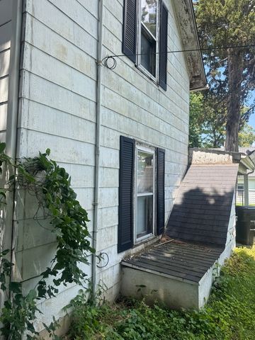 414 49th Street, Moline, IL 61265