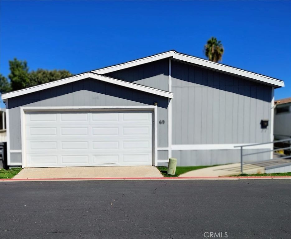 80 E Dawes St 69, Perris, CA 92571 — photo 2