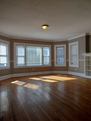 7729 S Essex Avenue 2, Chicago, IL 60649