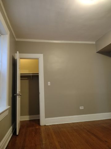 7729 S Essex Avenue 2, Chicago, IL 60649