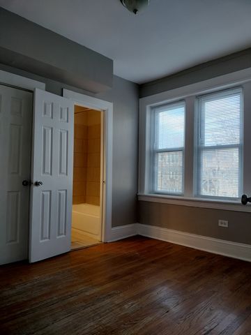 7729 S Essex Avenue 2, Chicago, IL 60649