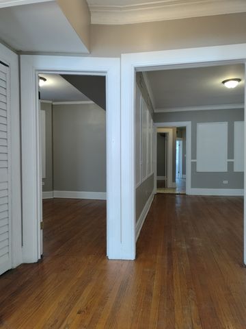 7729 S Essex Avenue 2, Chicago, IL 60649