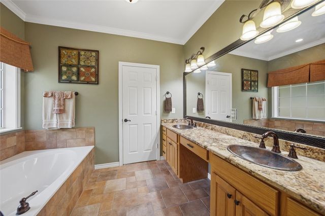 6398 Dorsey Drive, Athens, TX 75752